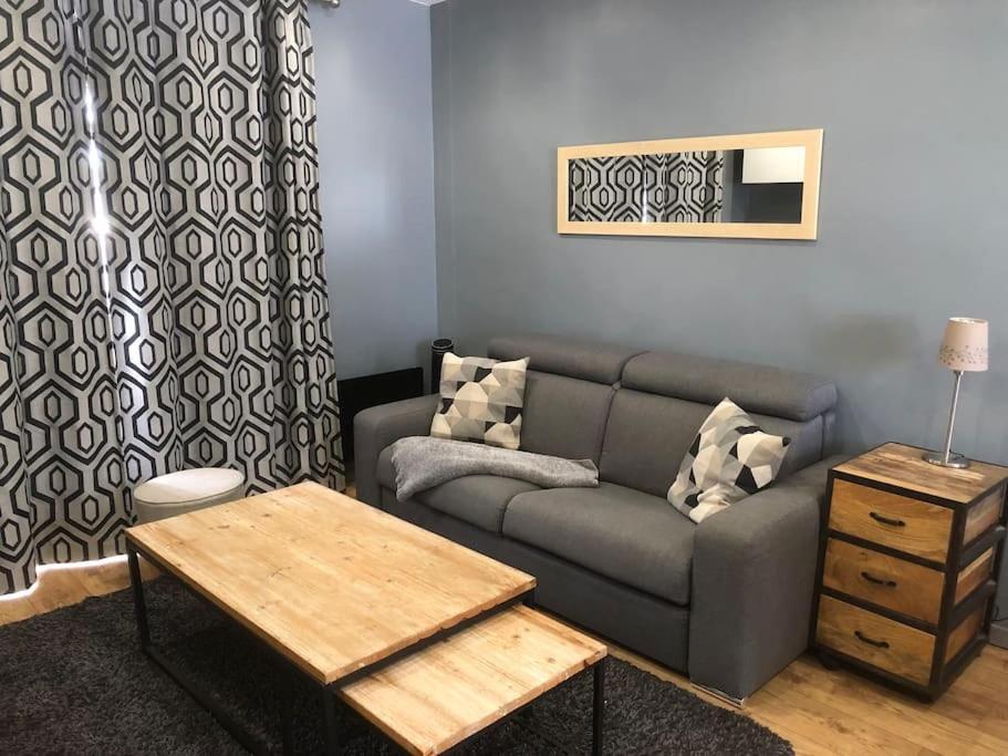 Cosy 3 Pieces En Face De La Gare Apartment Рамбуйе Екстериор снимка